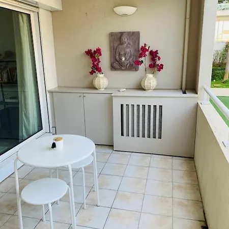 Appartement Charmant 2 Pieces Port Vauban Antibes